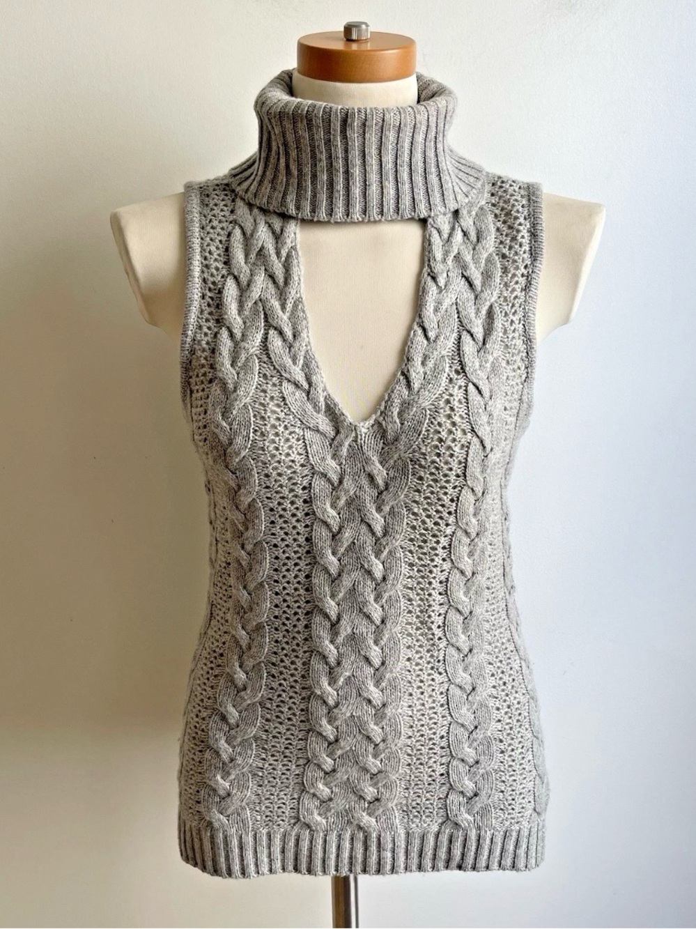Vintage Y2K Intermix Wool Cashmere Cableknit Sweater Sleeveless Cutout Small